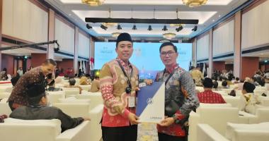 Dekan Fakultas Syariah Dampingi Rektor IAIN Kerinci Teken MoU dengan PERADI Profesional